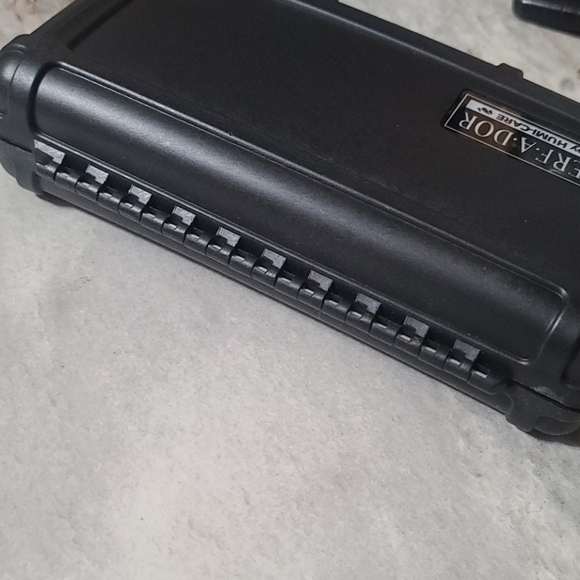 Waterproof Humidor - Picture 7 of 7